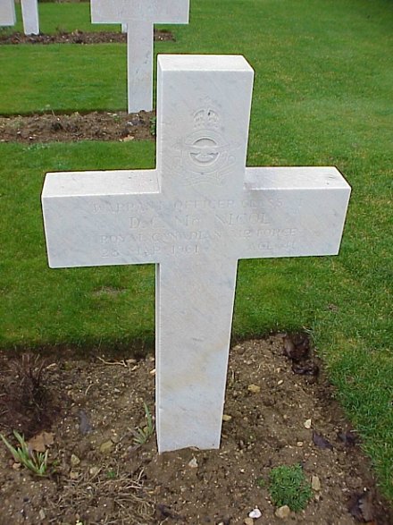 [WO1 DC McNichol Grave Marker]