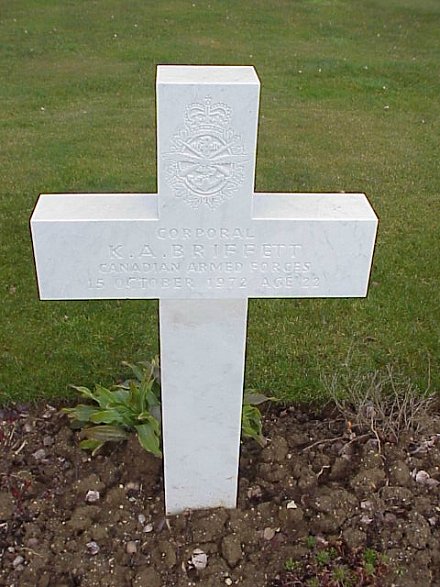 [Cpl K Briffett Grave Marker]